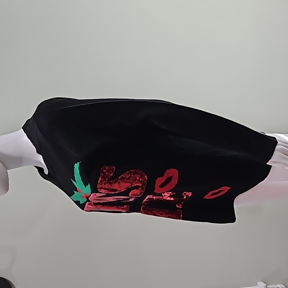 Christmas KISS ME Sweater - Picture 5 of 8